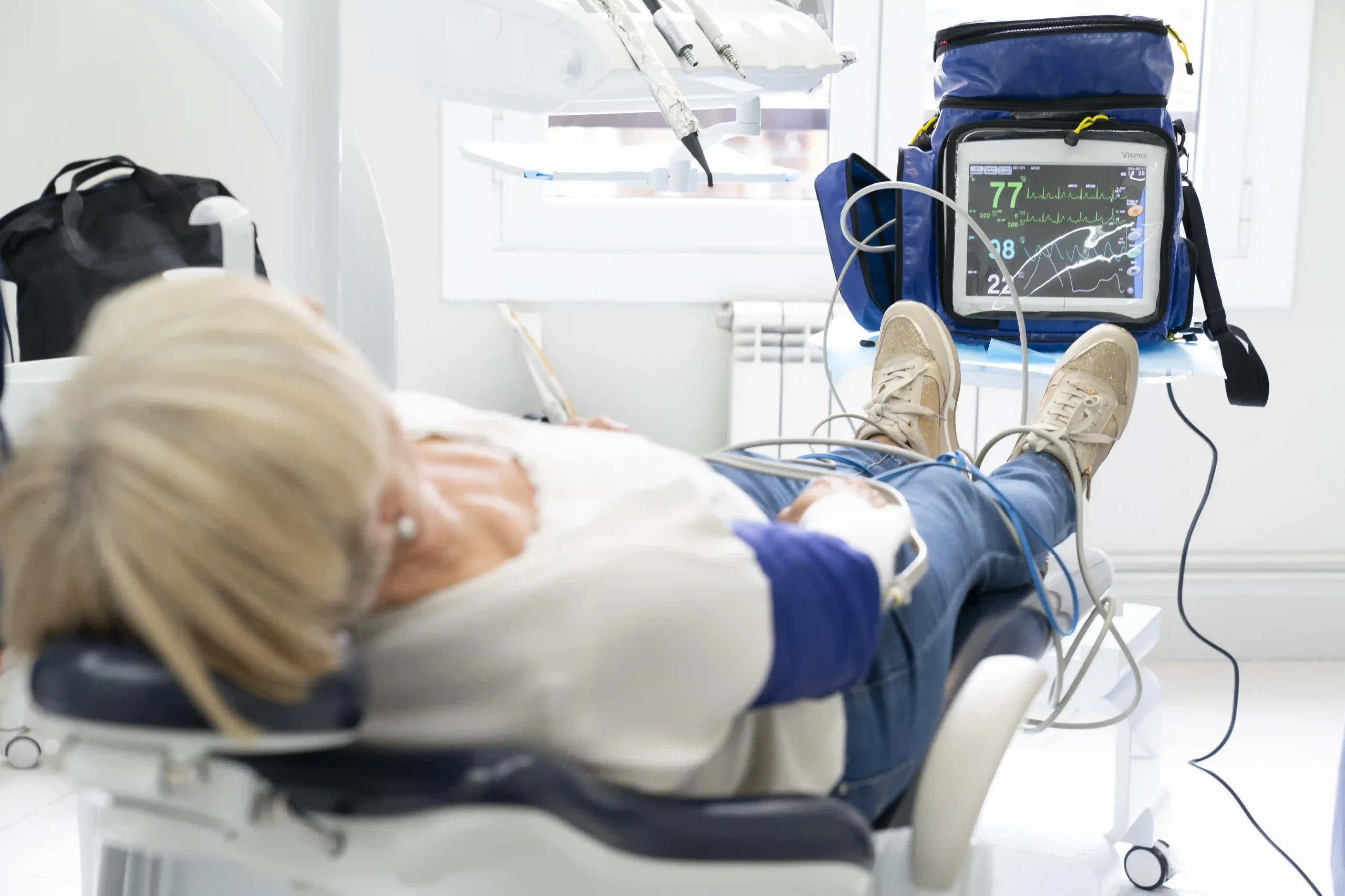 Paciente de clínica dental en Rentería en una cirugía oral